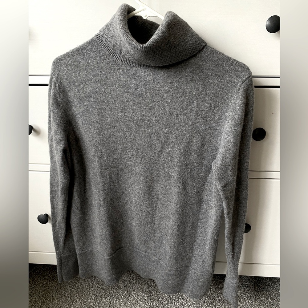 Bleu Gray Cozy Soft Grey Cashmere Wool Turtleneck (S)